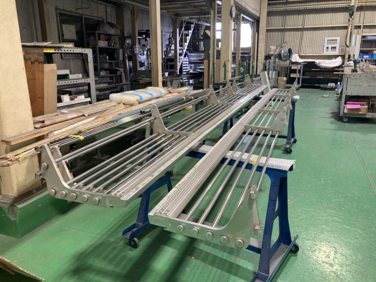 電車の荷物棚　改造